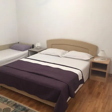 Apartment Mara Weißenburg